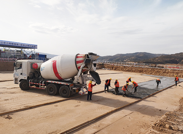 彬州高鐵站建設現(xiàn)場1.jpg